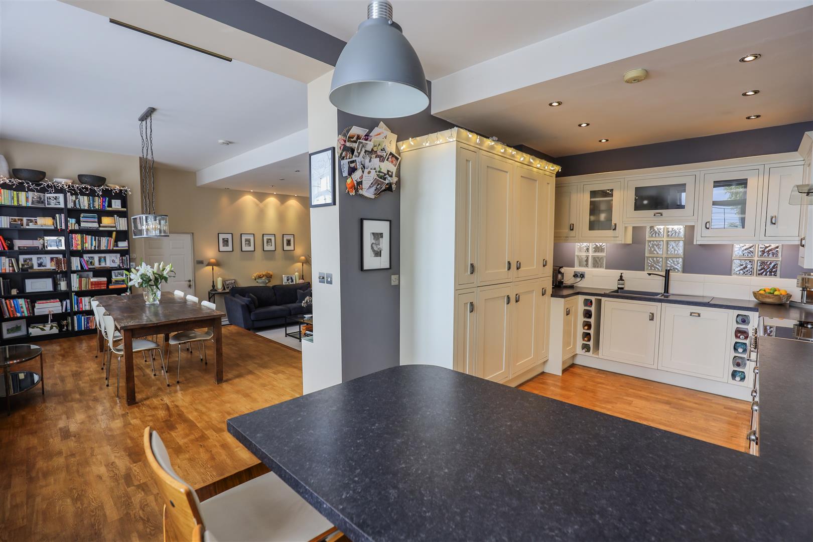 Flat 5, Zoar Court, High Street, Llantrisant, Pontyclun, CF72 8SR